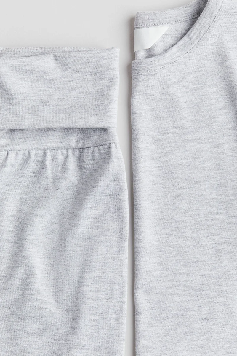 اتش اند ام طقم تي-شيرت وتنورة- عبوة من قطعتين